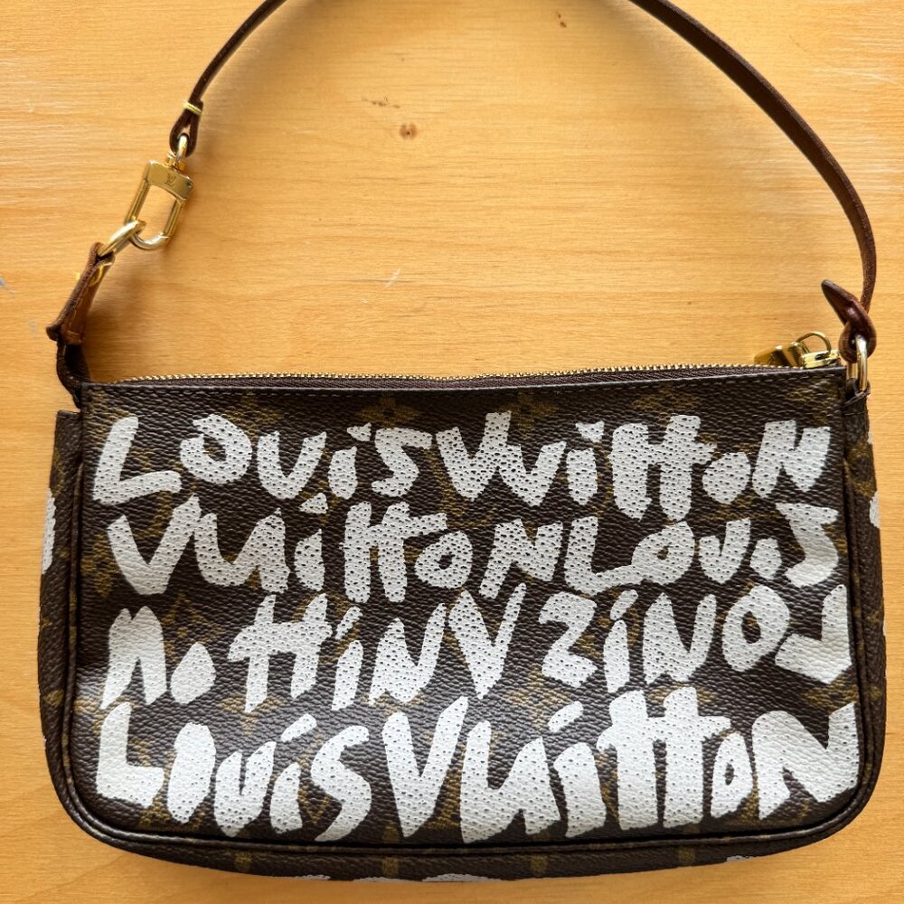 LOUIS VUITTON X STEPHEN SPROUSE Graffiti Pochette Accessoires Vintage Purse